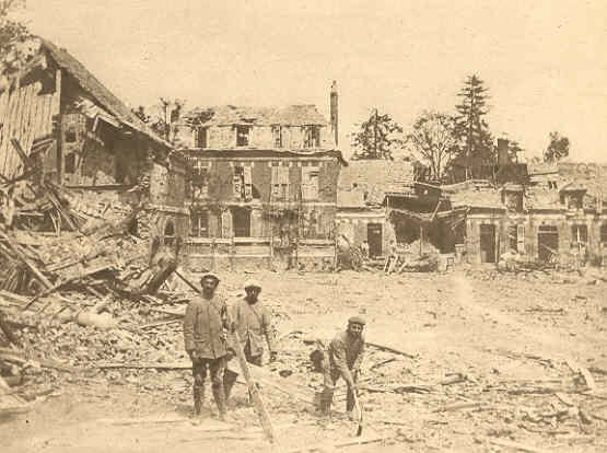 Les ruines après les bombardements