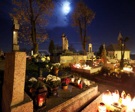 Bougies pour illuminer le cimetière