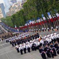 Grand défilé sur Champs de Mars