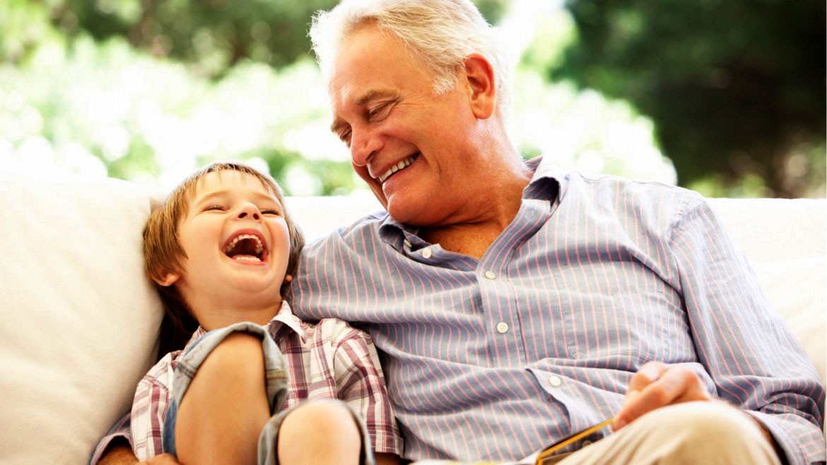 Grand Père et sa petite fille