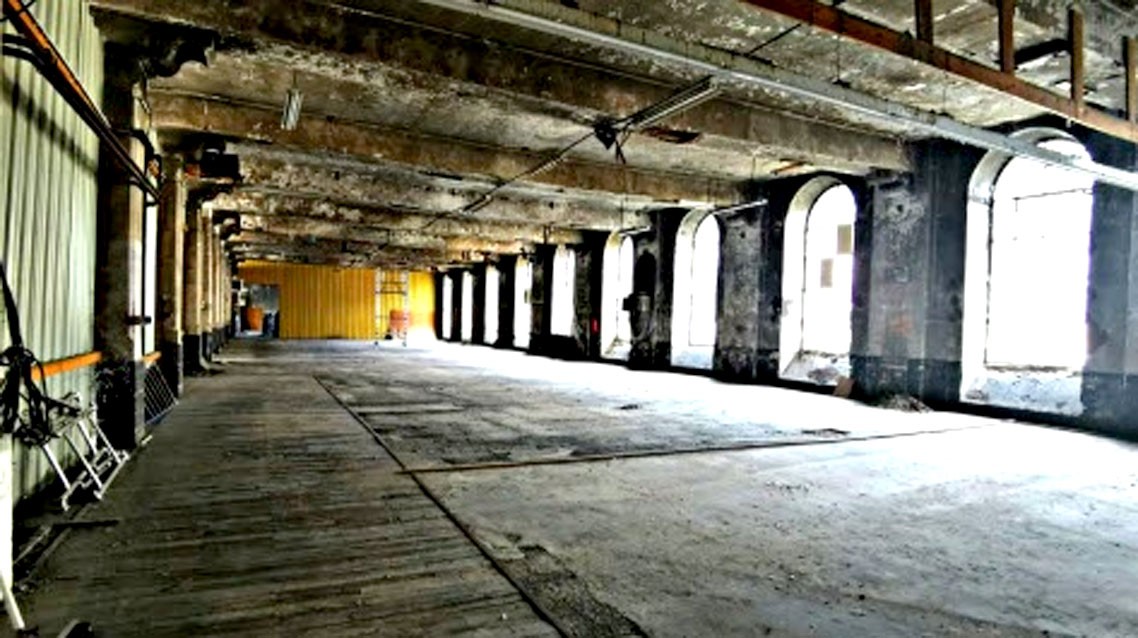 Intérieur de l'usine des salles immenses