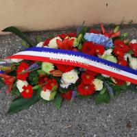 Gerbe au monument aux morts
