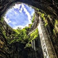 Trou béant du gouffre de Padirac