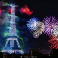 Tour Eiffel sous les feux d'artifice